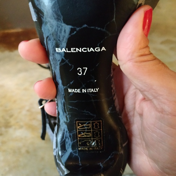 **SOLD** BALENCIAGA Marble Strap Heel - Picture 4 of 8
